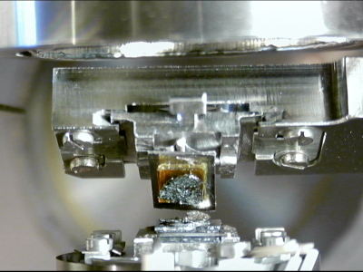 UHV exfoliation system