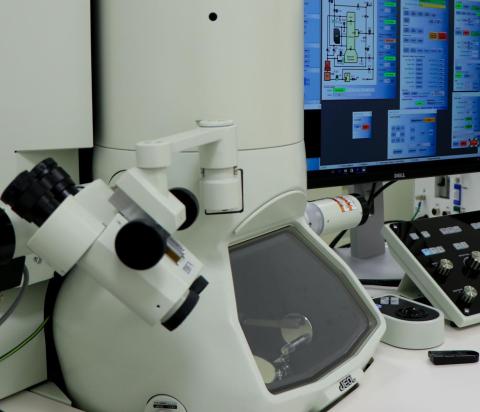 Ultra High Resolution Transmission Electron Microscope - Jeol JEM-2100Plus