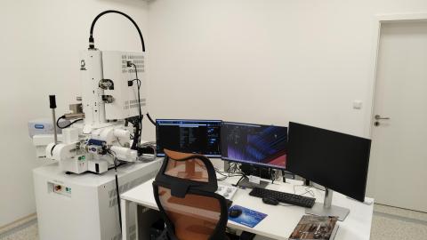 Schottky Field Emission Scanning Electron Microscope - Jeol JSM-IT800