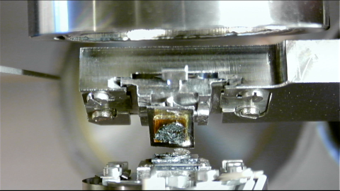 UHV exfoliation system